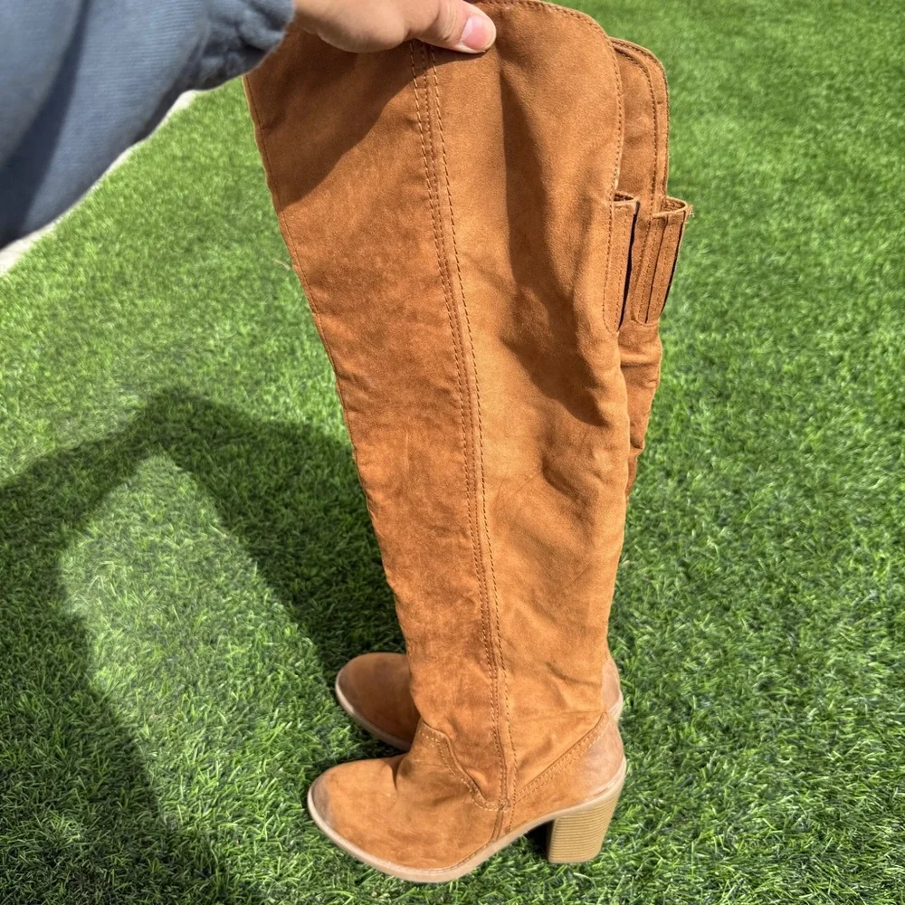 Dolce Vita Women's Tan Knee-High Boots
